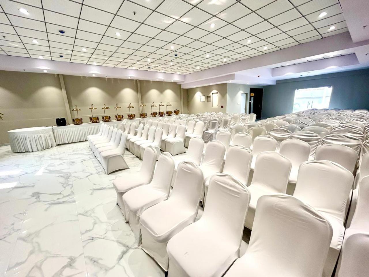 The Beacon Hotel Visakhapatnam Bagian luar foto